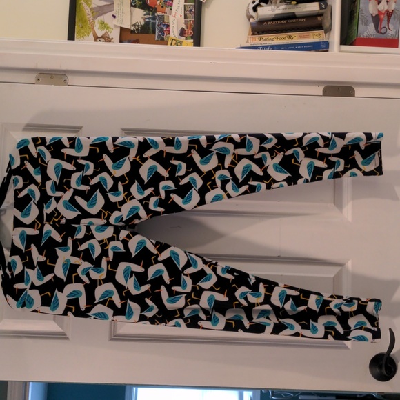 Unique rare pattern LulaRoe leggings - Picture 4 of 5
